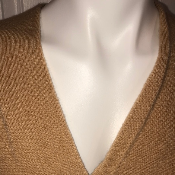 NWTSweater camel color sweater. 2 pockets on front - Picture 3 of 6